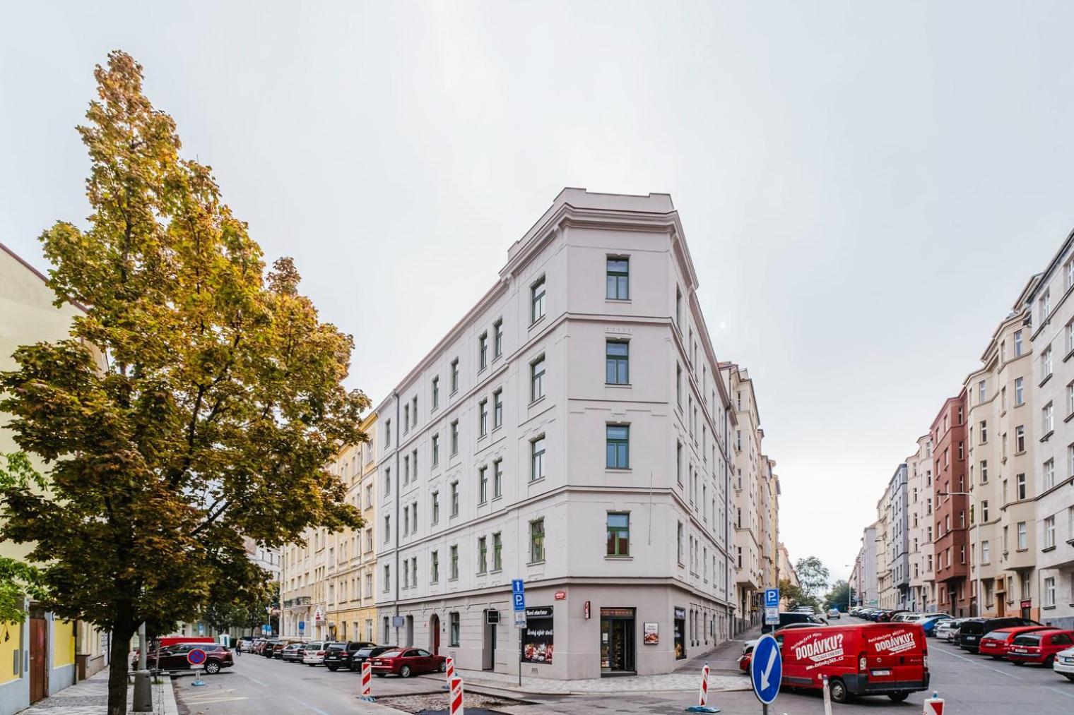 Blueground 3 Furnished Zizkov Tower Prg-34 *